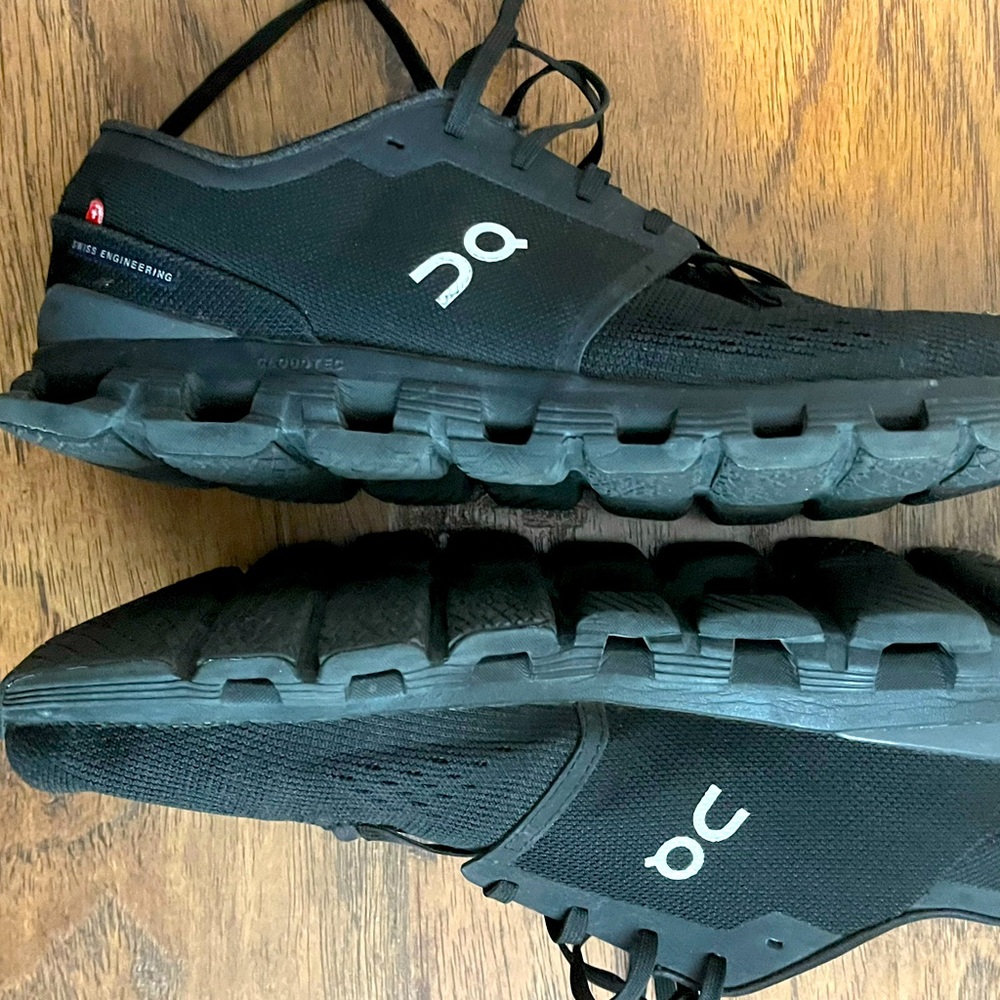Sz 12 ON ‘Cloud X’ Running Black Sneakers OQ